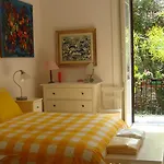 Couette-café Cagliari House