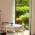 Cagliari House Couette-café *