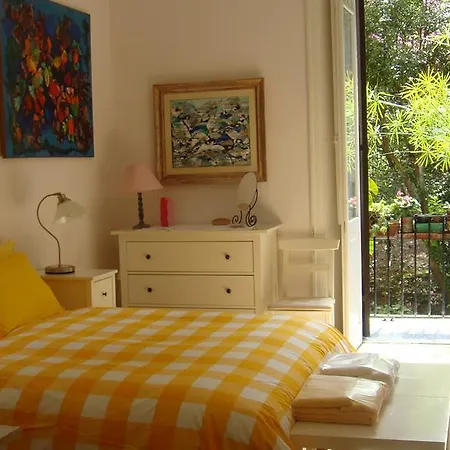 לינה וארוחת בוקר Cagliari House