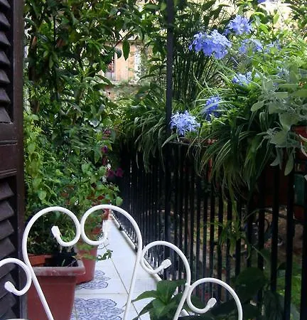 לינה וארוחת בוקר Cagliari House *