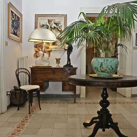 Cagliari House לינה וארוחת בוקר